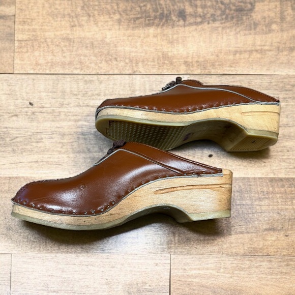 3/$15 Bastad-Toffeln Swedish Brown Leather Clogs main image 4
